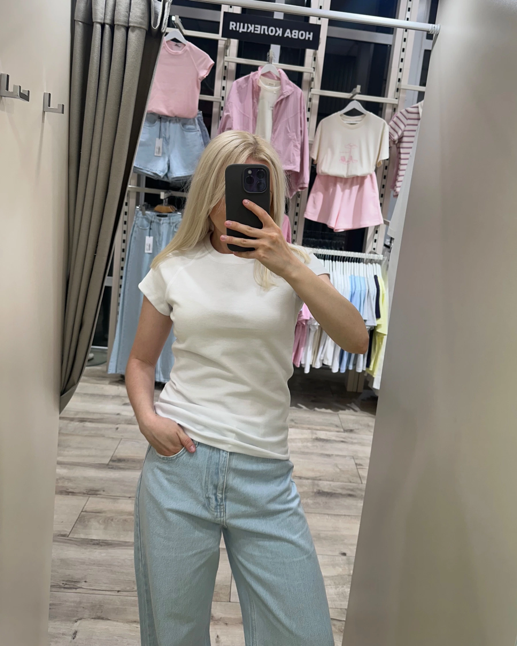 Біла приталена футболка - зображення 2