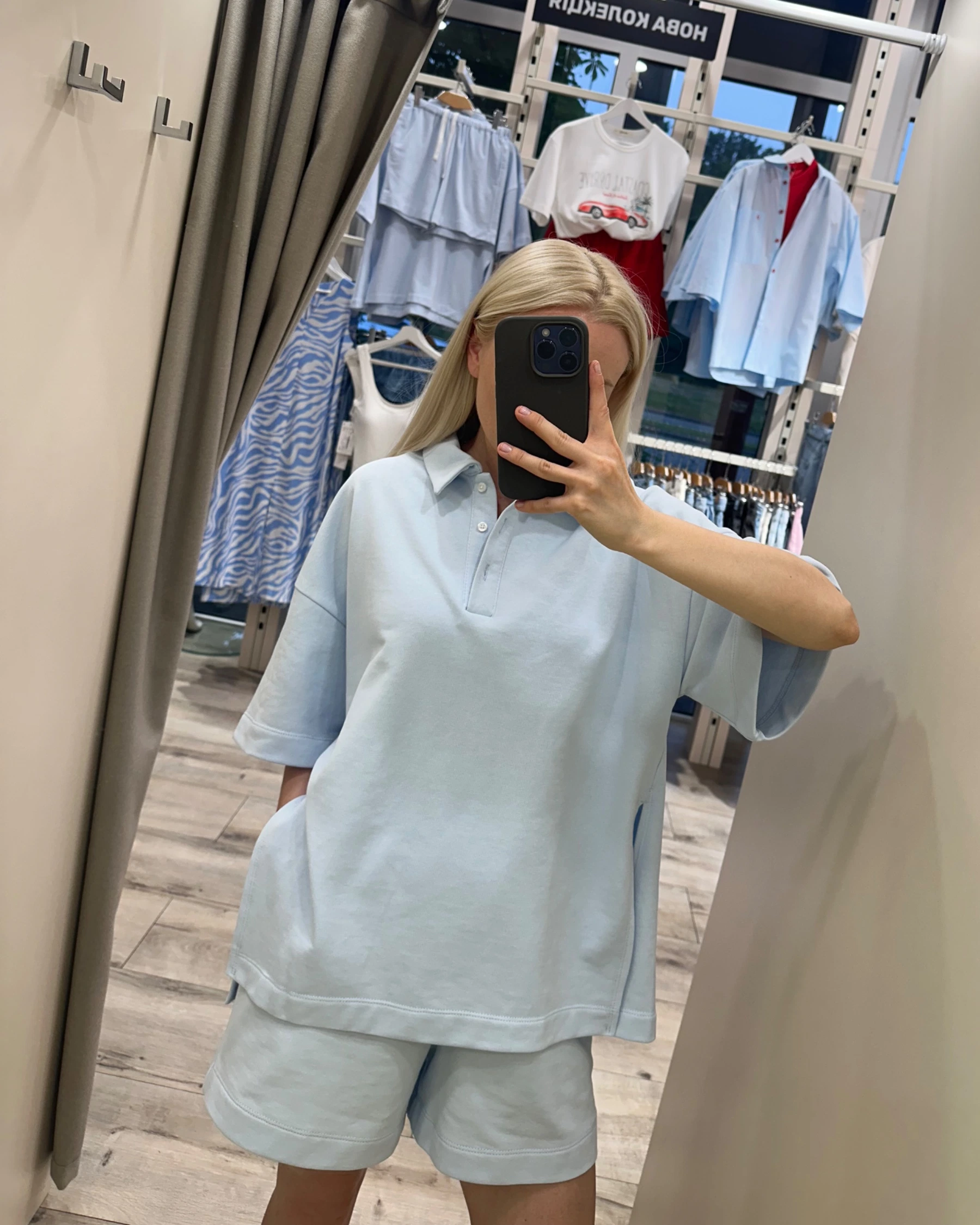 Костюм з двунитки: поло з розрізами та шорти - зображення 4