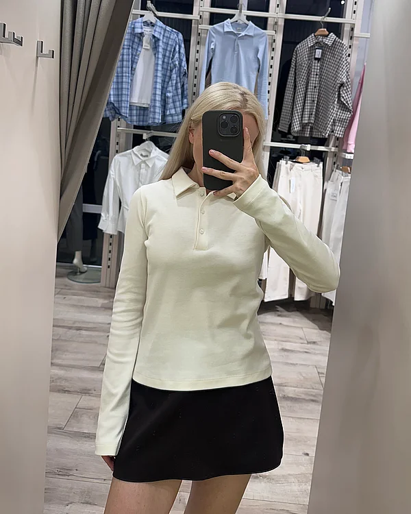 Поло ванільного кольору