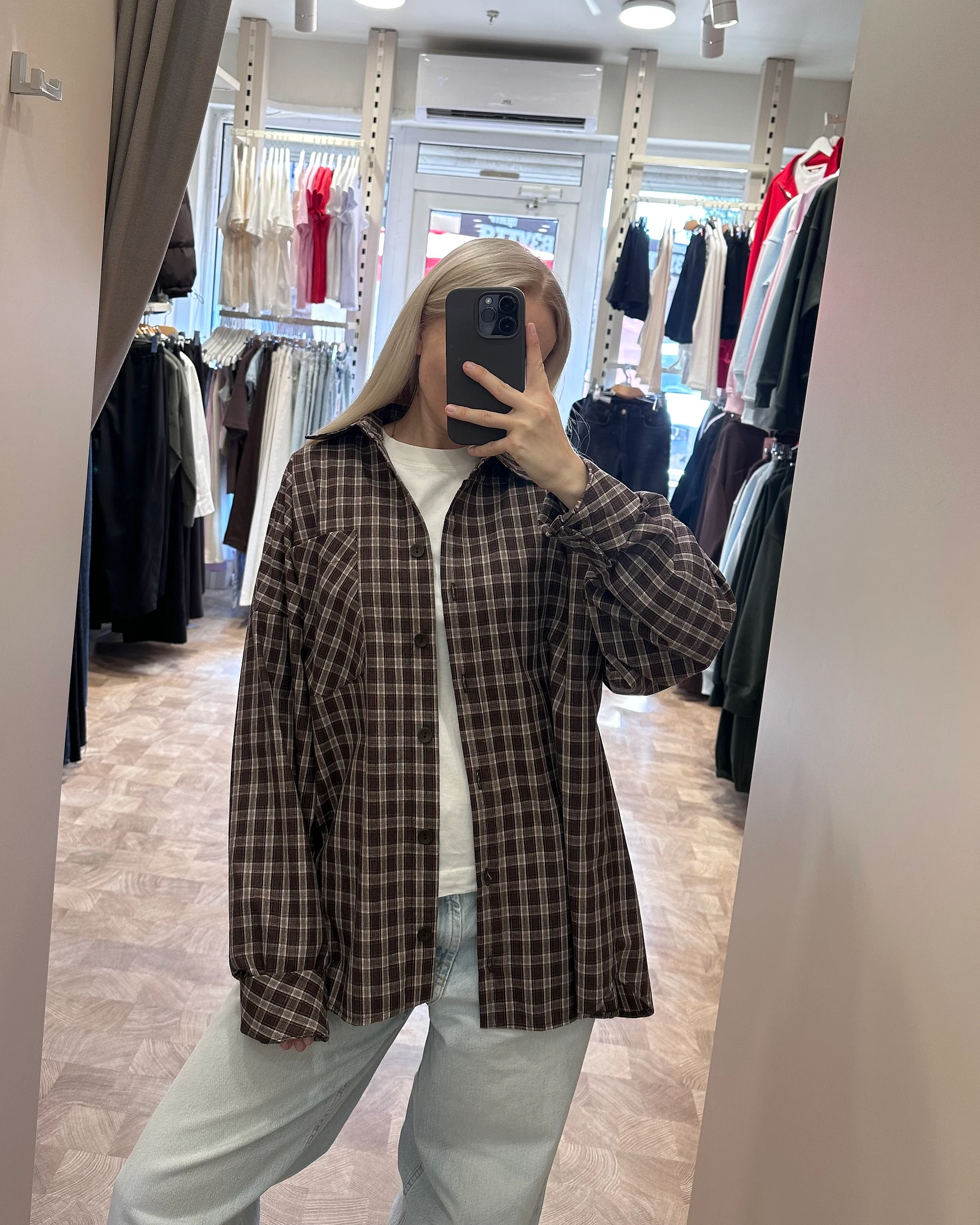 Сорочка oversize в шоколадну клітинку - зображення 4